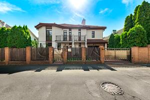 будинок за адресою Порічкова вул., 185