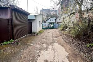 паркомісце за адресою Природна вул., 17