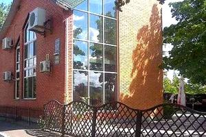 комерційна за адресою Приозерна вул., 12б