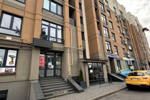 комерційна за адресою Петрівська вул., 1