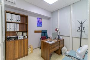 комерційна за адресою Якова Гніздовського вул. (Магнітогорська), 1