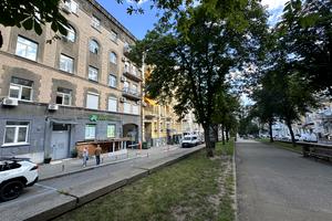 коммерческая по адресу Антоновича ул. (Горького), 13