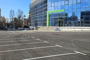 комерційна за адресою Миколи Бажана просп., 17