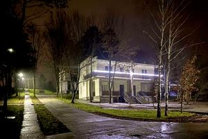 дом по адресу центральна