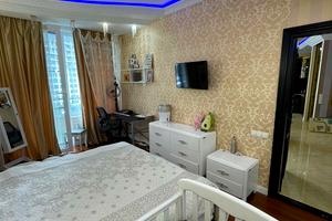 квартира за адресою Літературна вул., 1а