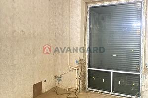 комерційна за адресою Металургів просп., 4