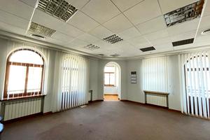 комерційна за адресою Велика Васильківська вул. (Червоноармійська), 15/2