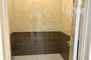 комерційна за адресою Кобзаря вул., 29а