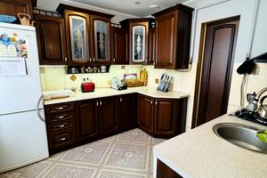 квартира за адресою Жасминова вул., 5б