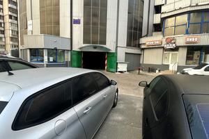 коммерческая по адресу Ларисы Руденко ул., 6-А