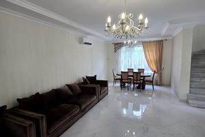 будинок за адресою Харківська вул., 4