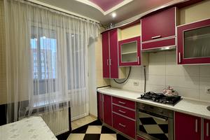 квартира за адресою Зоряна вул., 12