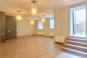 комерційна за адресою Теплична вул., 38