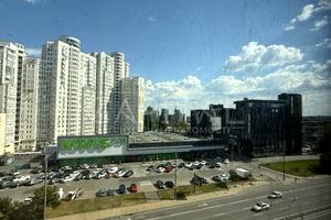 коммерческая по адресу Николая Михновского бульв. (Дружбы Народов), 13а