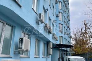 комерційна за адресою Костянтинівська вул., 75