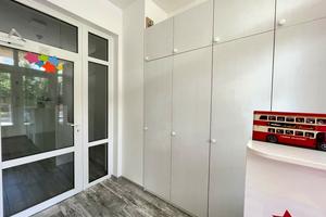 комерційна за адресою Боголюбова вул., 42