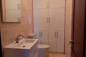 комерційна за адресою Мечникова вул., 10Б