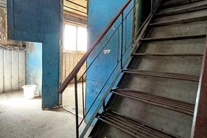 коммерческая по адресу вул. Центральна, 32а