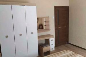квартира за адресою Космічна вул., 11