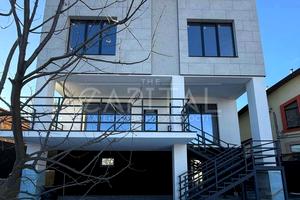 дом по адресу Листопадная ул.