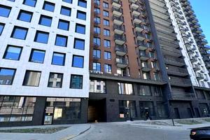 комерційна за адресою Василя Стуса вул., 35-Б