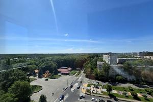 квартира за адресою Космонавтів просп., 79