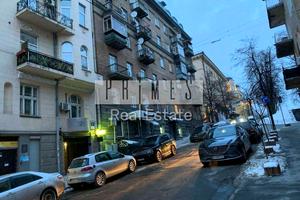 комерційна за адресою Костельна вул., 11