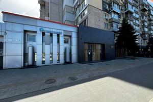 комерційна за адресою Поля вул., 2