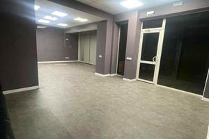 комерційна за адресою Дніпровська набережна вул., 13