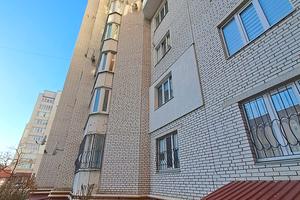 квартира за адресою Злуки, 8