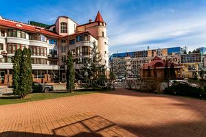 комерційна за адресою Володимира Івасюка просп. (Героїв Сталінграду), 6/1