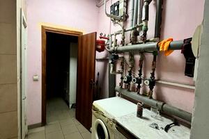 комерційна за адресою Незалежності, 25