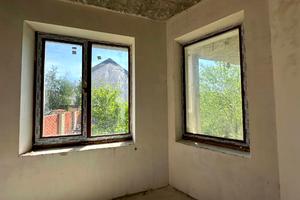 будинок за адресою смт. Таїрове, Коралова вул., 5