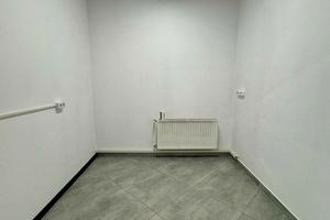 комерційна за адресою Героїв УПА вул., 73-В