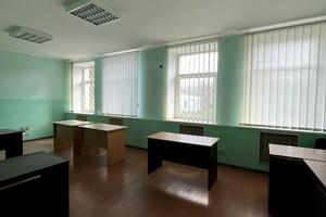 комерційна за адресою Степана Чобану вул. (Добровольського), 1