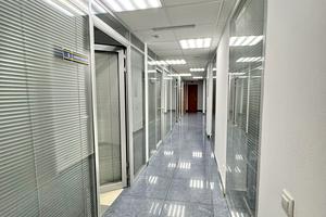 комерційна за адресою Болсуновська вул. (Сергія Струтинського), 8