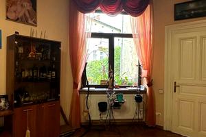 комерційна за адресою Івана Франка вул., 65