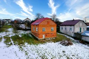 дом по адресу с. Колбаевичи, Привокзальна