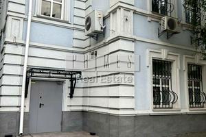 комерційна за адресою Саксаганського вул., 111-А