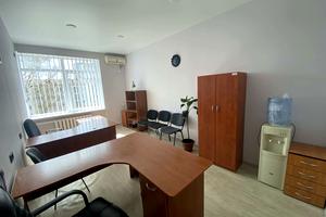 коммерческая по адресу Київська, 81