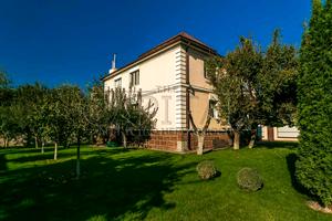 будинок за адресою с. Петропавлівська борщагівка, Вишнева, 1