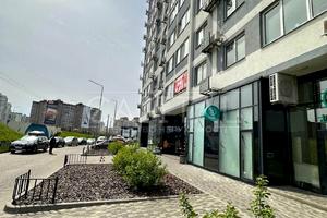 коммерческая по адресу Ревуцкого ул., 40