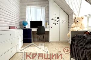 будинок за адресою Набережна вул.