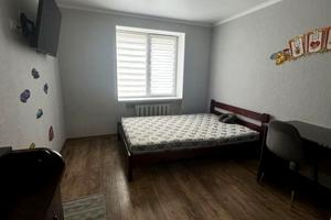 квартира за адресою Героїв просп., 12