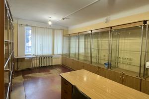 комерційна за адресою Заклинських вул., 8
