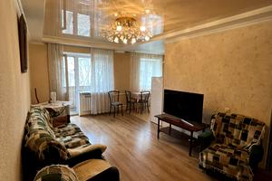 квартира за адресою Михайла Комарова вул., 4а