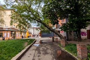комерційна за адресою Соборна вул., 190а