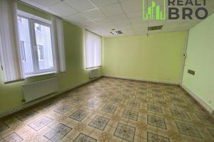 коммерческая по адресу Заречанская ул., 1
