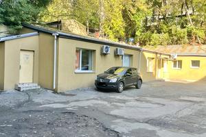 комерційна за адресою Саксаганського вул., 44-В