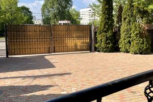 комерційна за адресою Гвардійців-Широнінців вул., 55